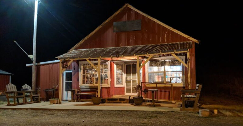 This Rural Oklahoma Restaurant Occupies a Former Movie Set Near Lake Tenkiller