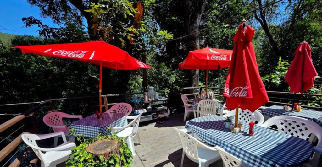 This Rural Oregon Diner Serves Huge Portions Beside the River