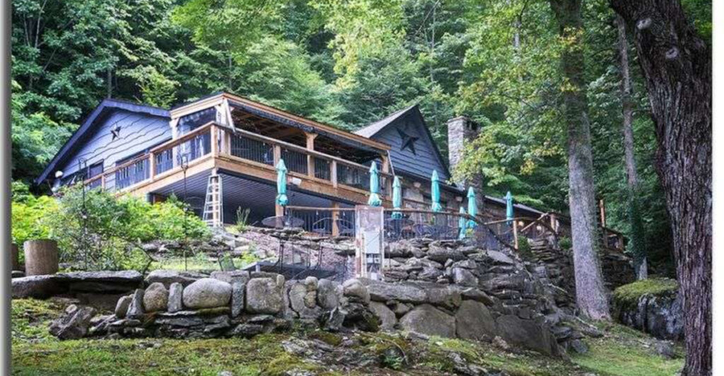 This Rustic North Carolina Restaurant Is a Hidden Gem in the Mountains