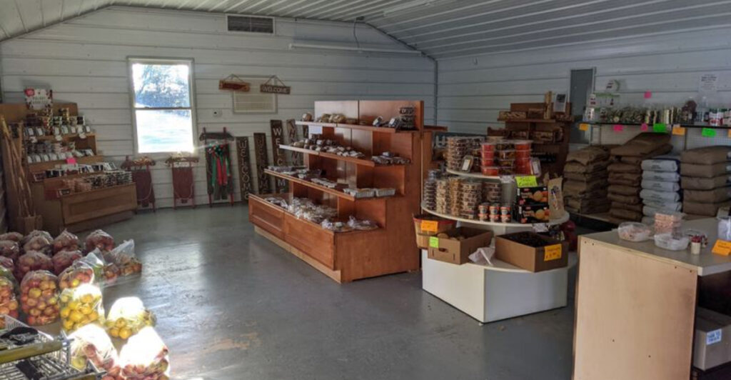 This Tennessee Bulk Food Store Hides A Deli People Keep Coming Back For