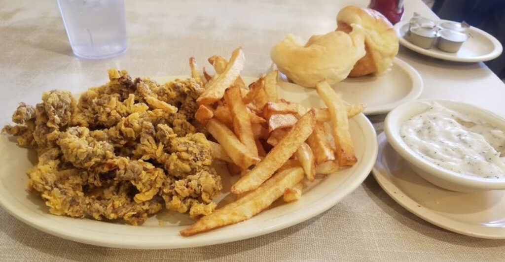 This Tiny New Mexico Cafe Built Its Name On Steak Fingers And Pie