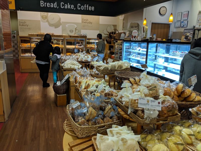 Tous Les Jours Bakery Inside the Store Tous Les Jours Bakery Inside the Store