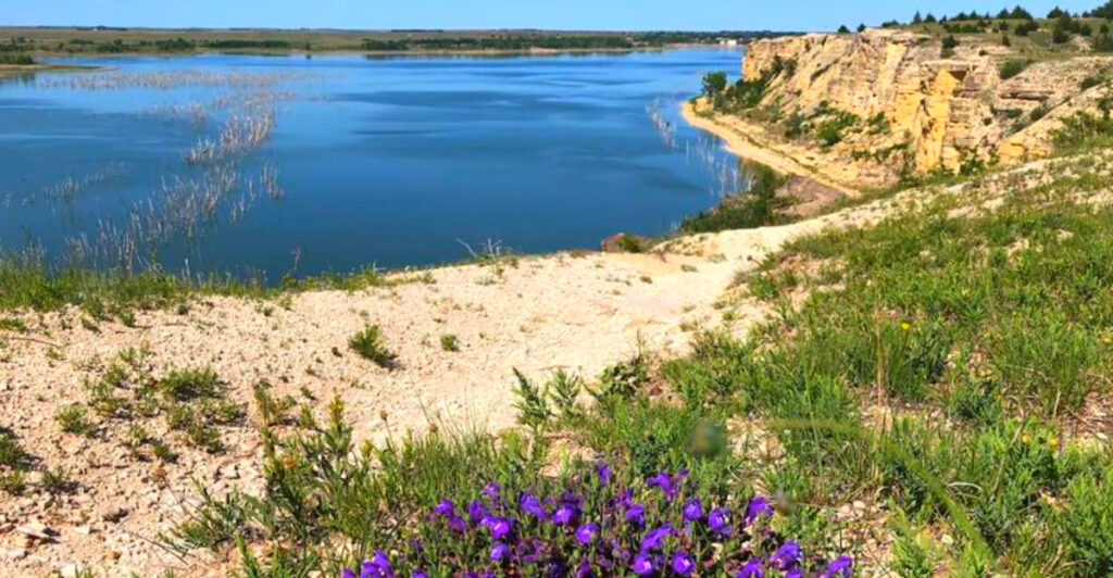 Towering Cliffs and Reservoir Views Make This Kansas State Park Feel Unlike Anywhere Else in the Midwest