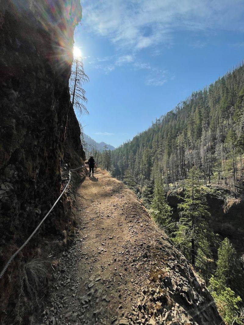 Trail Hazards and Safety Tips Trail Hazards and Safety Tips