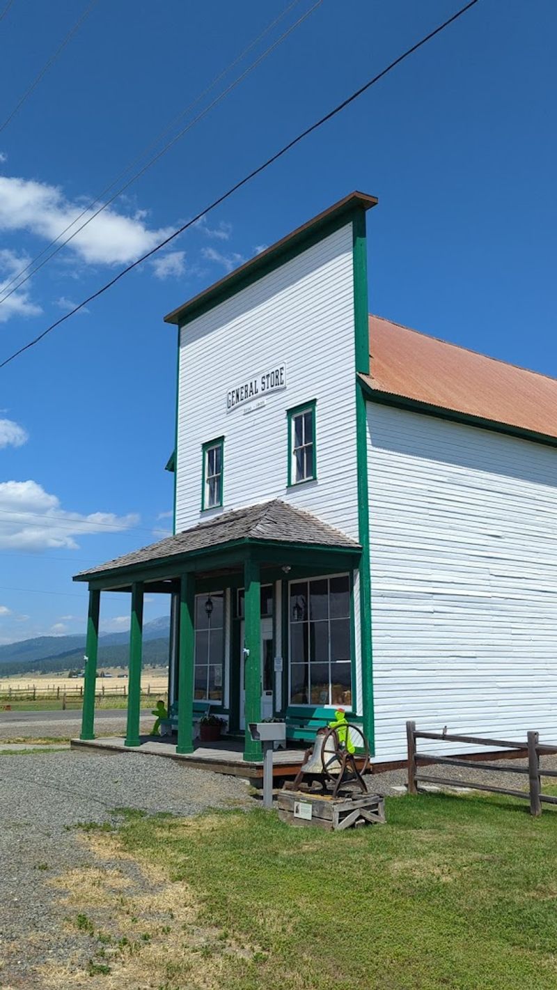 Twenty-Five Historic Buildings and the Stories They Hold Twenty-Five Historic Buildings and the Stories They Hold