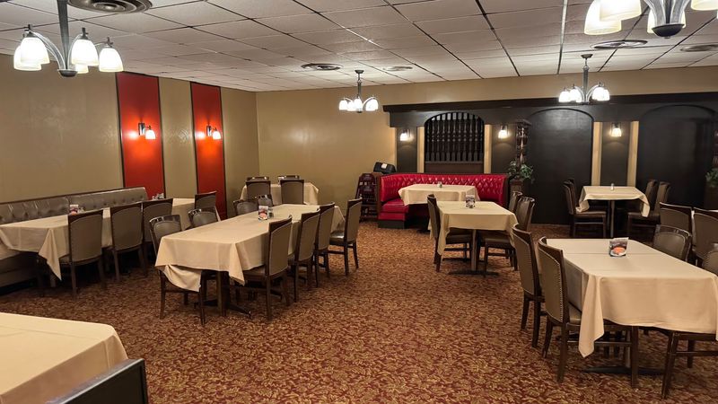 Twin Oaks Restaurant, Bridgeport, West Virginia Twin Oaks Restaurant, Bridgeport, West Virginia