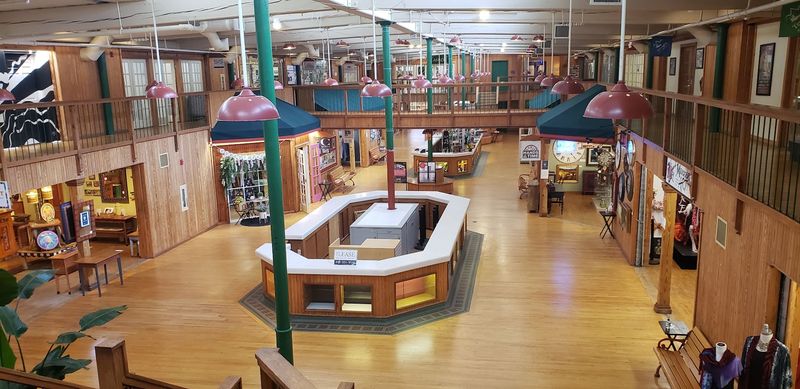 Two Floors of Shops That Cover a Lot of Ground Two Floors of Shops That Cover a Lot of Ground