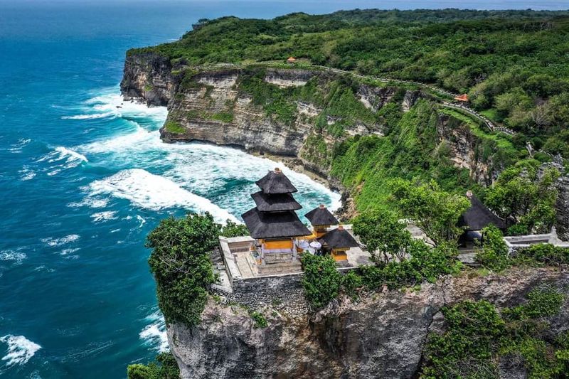Uluwatu Temple, Pecatu, Bali, Indonesia Uluwatu Temple, Pecatu, Bali, Indonesia