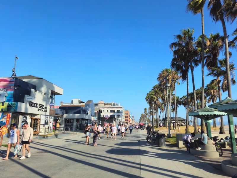 Venice Beach Boardwalk, Los Angeles, California Venice Beach Boardwalk, Los Angeles, California