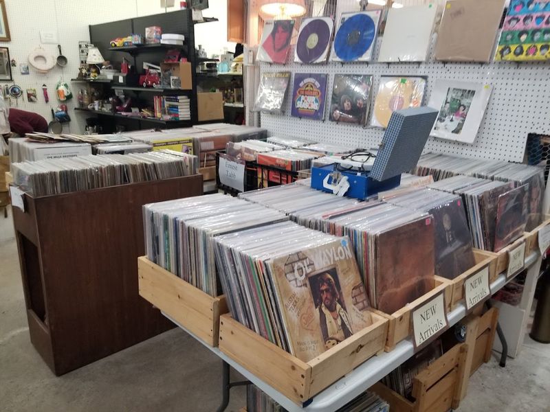 Vinyl Records and Music Memorabilia Vinyl Records and Music Memorabilia