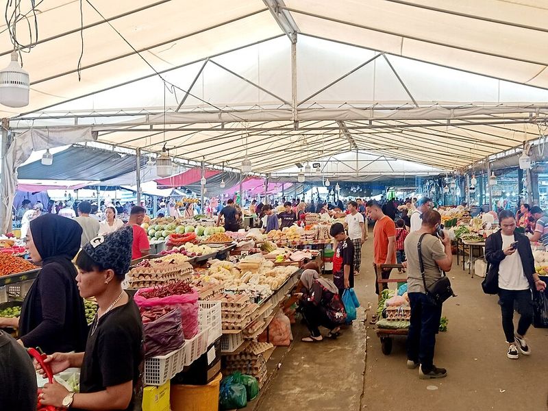 Visit Local Food Markets Instead of Famous Restaurants Visit Local Food Markets Instead of Famous Restaurants