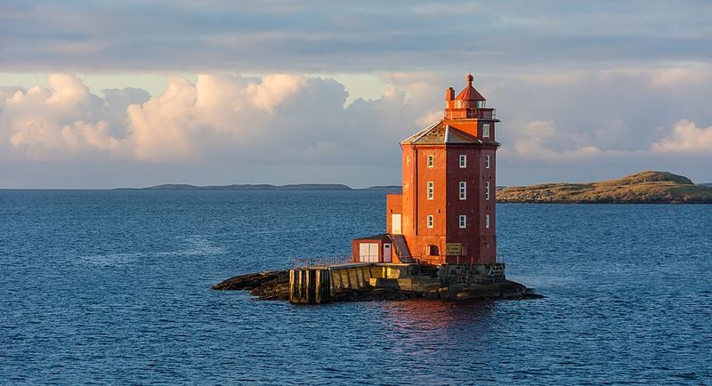 Visit a Lighthouse Instead of an Observation Tower Visit a Lighthouse Instead of an Observation Tower