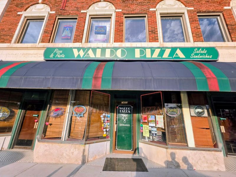 Waldo Pizza, Lee's Summit, Missouri Waldo Pizza, Lee's Summit, Missouri