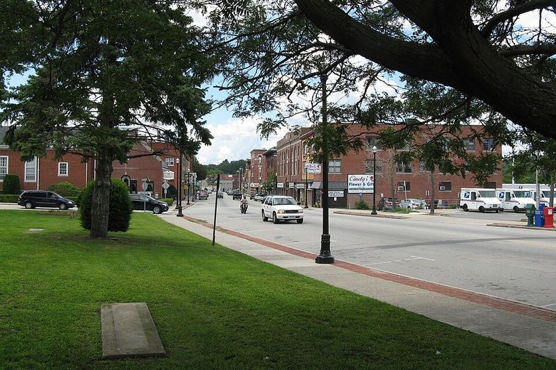 Webster, Massachusetts: The Town Behind the Lake Webster, Massachusetts: The Town Behind the Lake