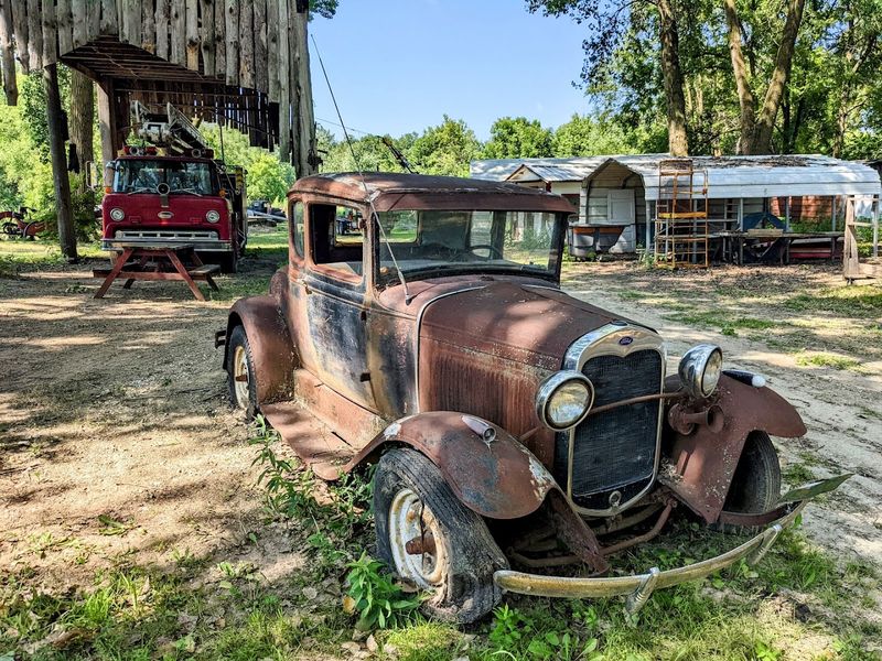What Hot Sam's Antiques Actually Is