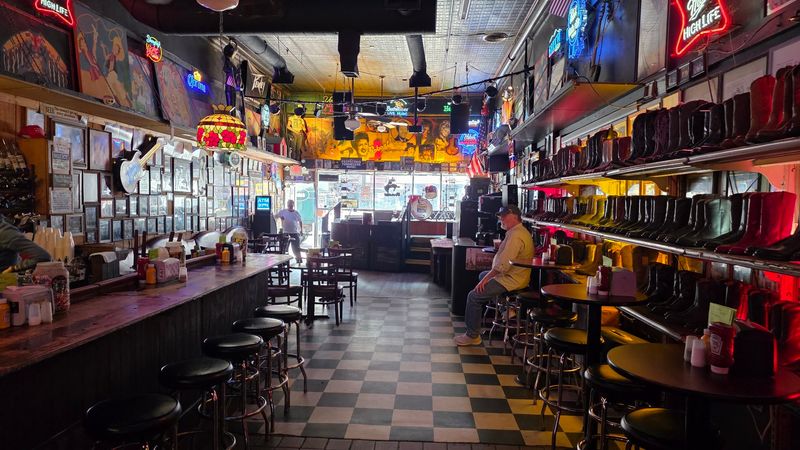 What Makes It Different From Every Other Bar on Broadway What Makes It Different From Every Other Bar on Broadway