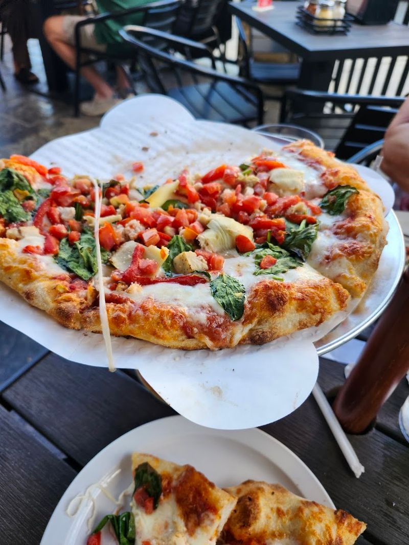 What Makes the Pizza Taste Different From Chain Options What Makes the Pizza Taste Different From Chain Options