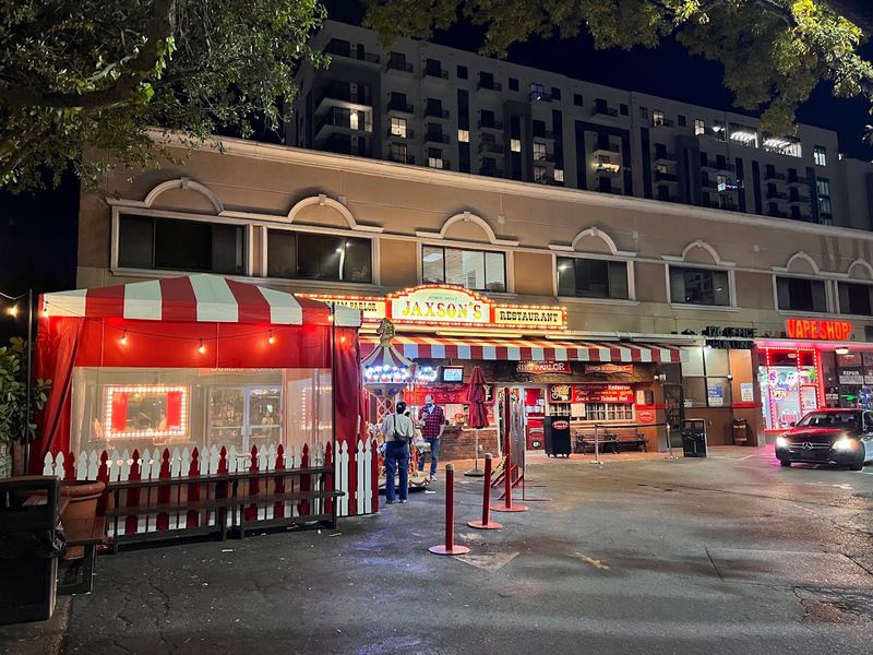 What the Outdoor Seating and Evening Atmosphere Add
