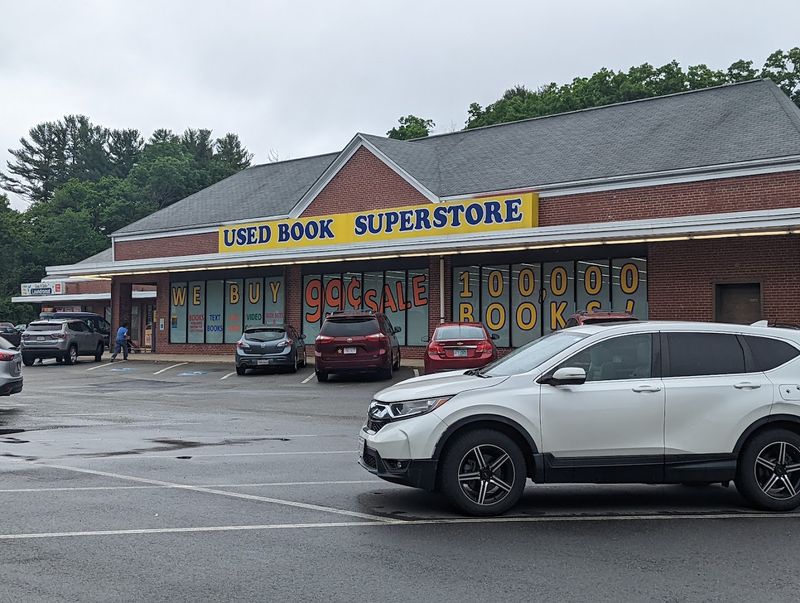 Where Exactly This Bookstore Lives Where Exactly This Bookstore Lives