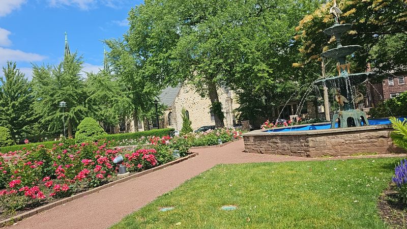 Where to Find This Hidden Garden Where to Find This Hidden Garden