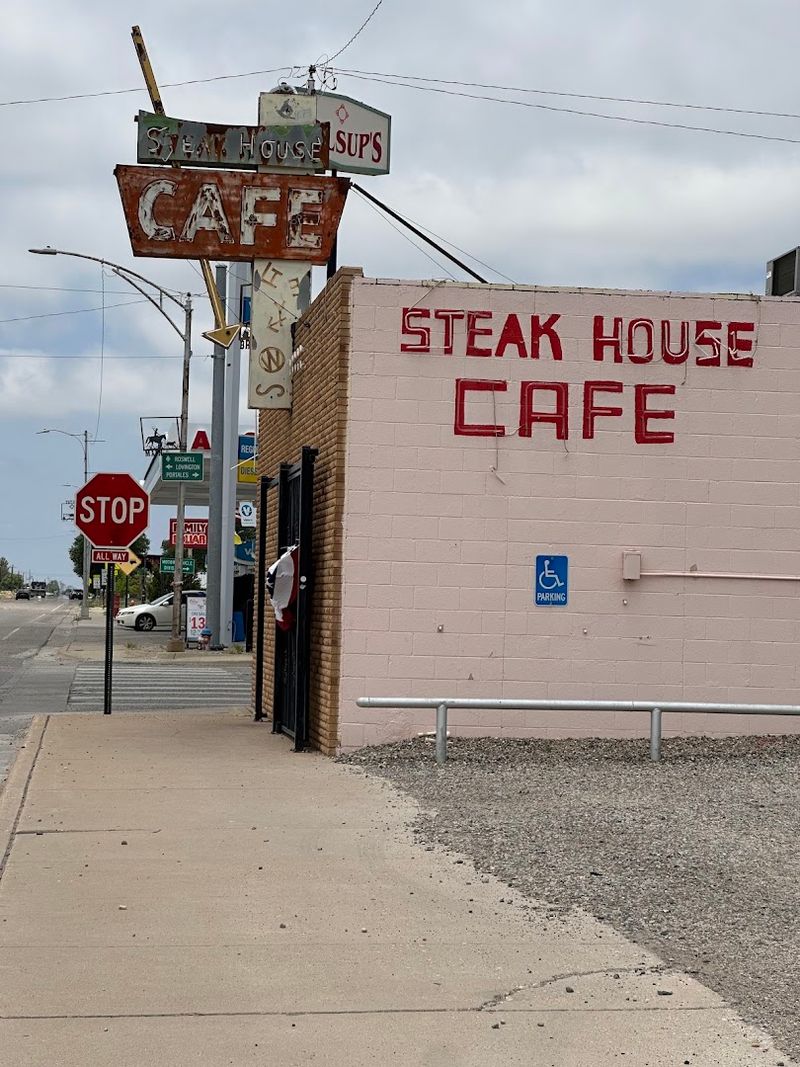 Where to Find This Roadside Classic Where to Find This Roadside Classic
