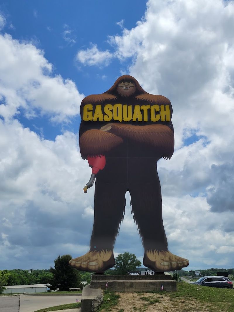 Where to Find This Wild Roadside Landmark Where to Find This Wild Roadside Landmark