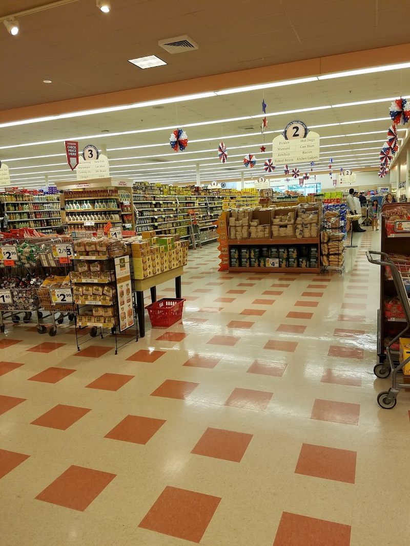 Why 138,000 Square Feet Actually Matters to Shoppers Why 138,000 Square Feet Actually Matters to Shoppers