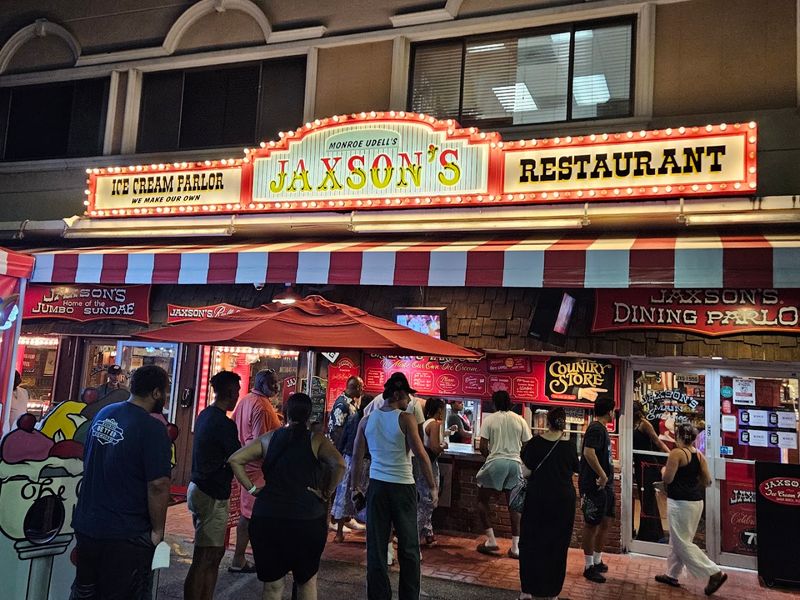 Why Jaxson's Keeps Pulling People Back
