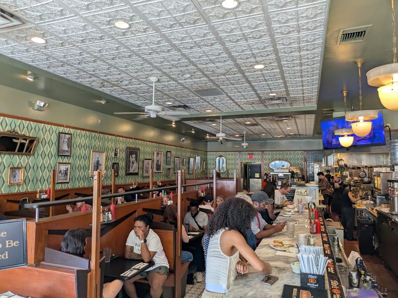 Why Perly's Keeps Drawing People Back to Richmond