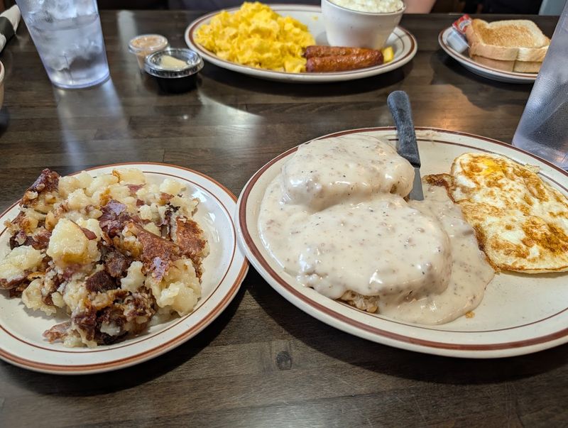 Why Regulars Keep Coming Back Every Week
