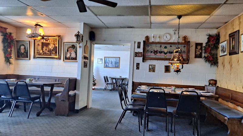 Why Reservations Are Absolutely Required Why Reservations Are Absolutely Required
