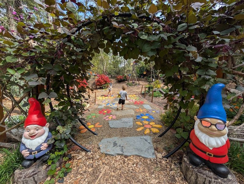 Why This Garden Keeps Drawing People Back Why This Garden Keeps Drawing People Back