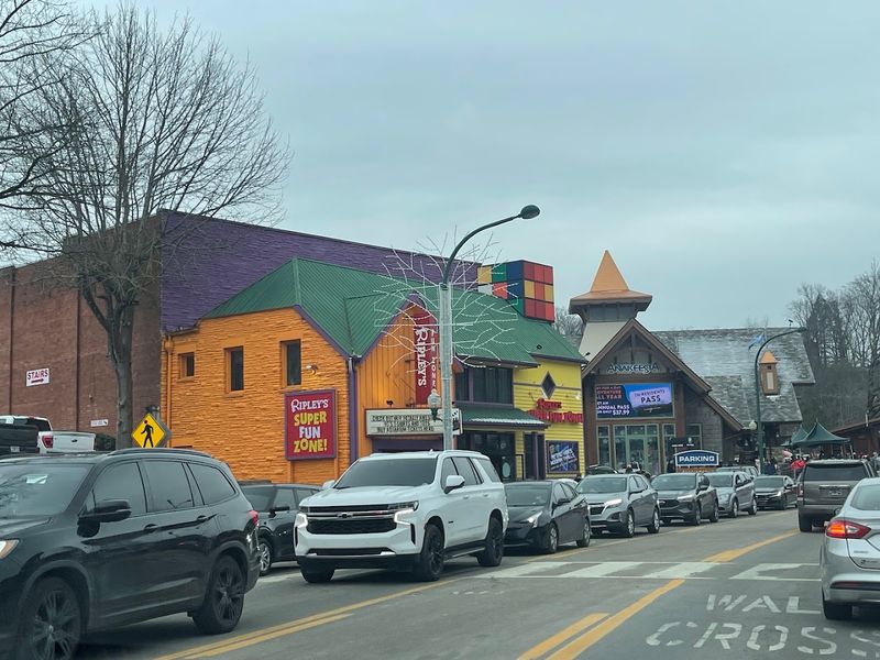 Why This Gatlinburg Stop Keeps Drawing People Back Why This Gatlinburg Stop Keeps Drawing People Back
