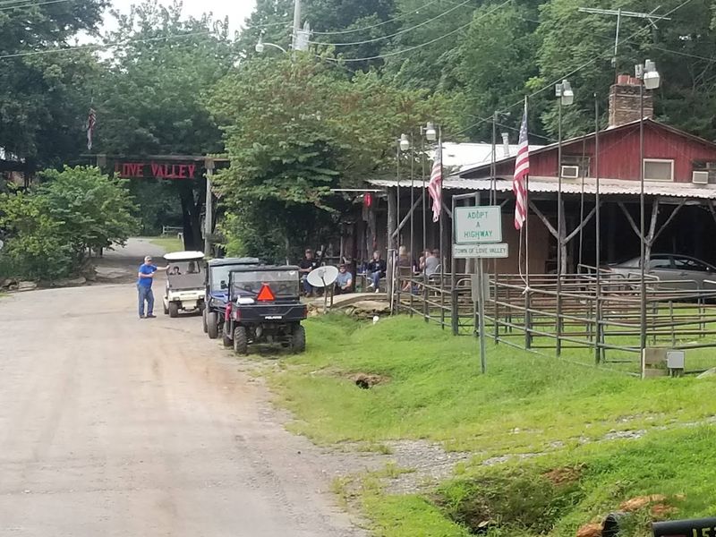 Why This Hoofbeat Town Is Worth the Detour Why This Hoofbeat Town Is Worth the Detour