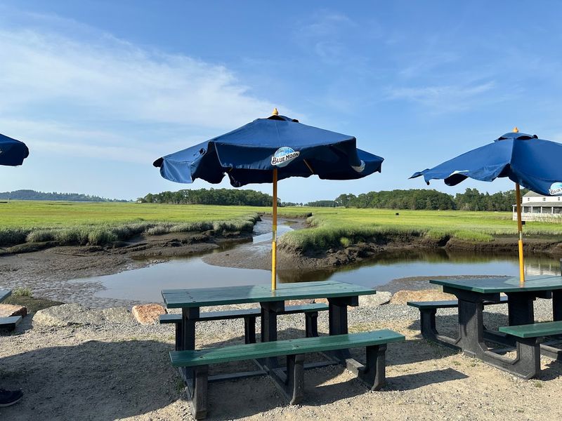 Why This Marsh-Side Favorite Is Worth the Trip Why This Marsh-Side Favorite Is Worth the Trip