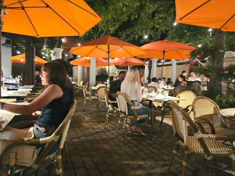 Why This Restaurant Keeps Drawing People Back