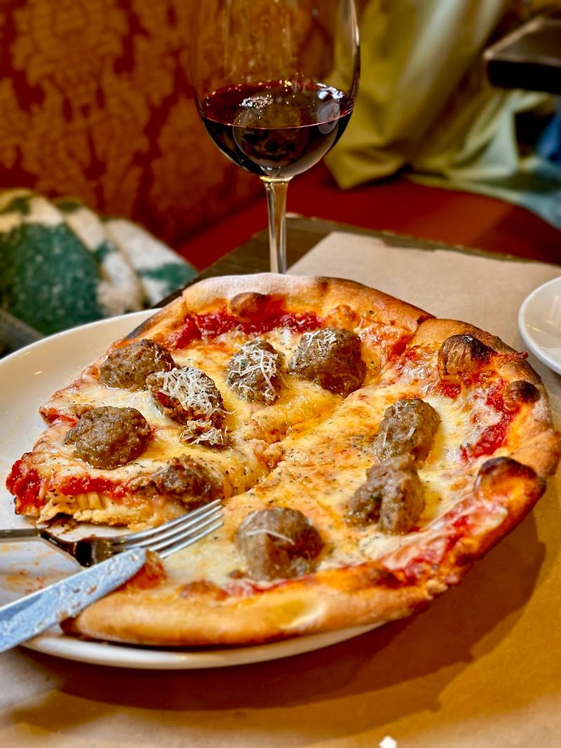Wood-Fired Pizza That Earns Its Reputation Wood-Fired Pizza That Earns Its Reputation