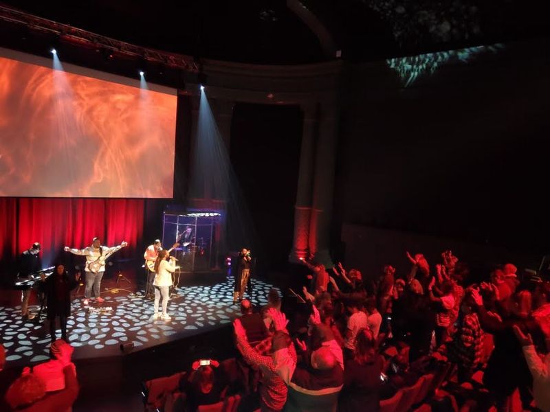 Worship Music That Points Beyond the Performance Worship Music That Points Beyond the Performance