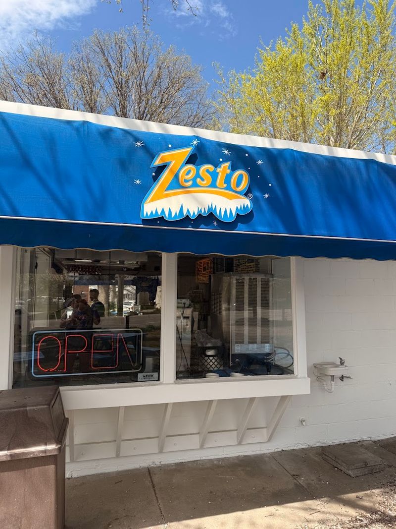 Zesto, Lincoln Zesto, Lincoln