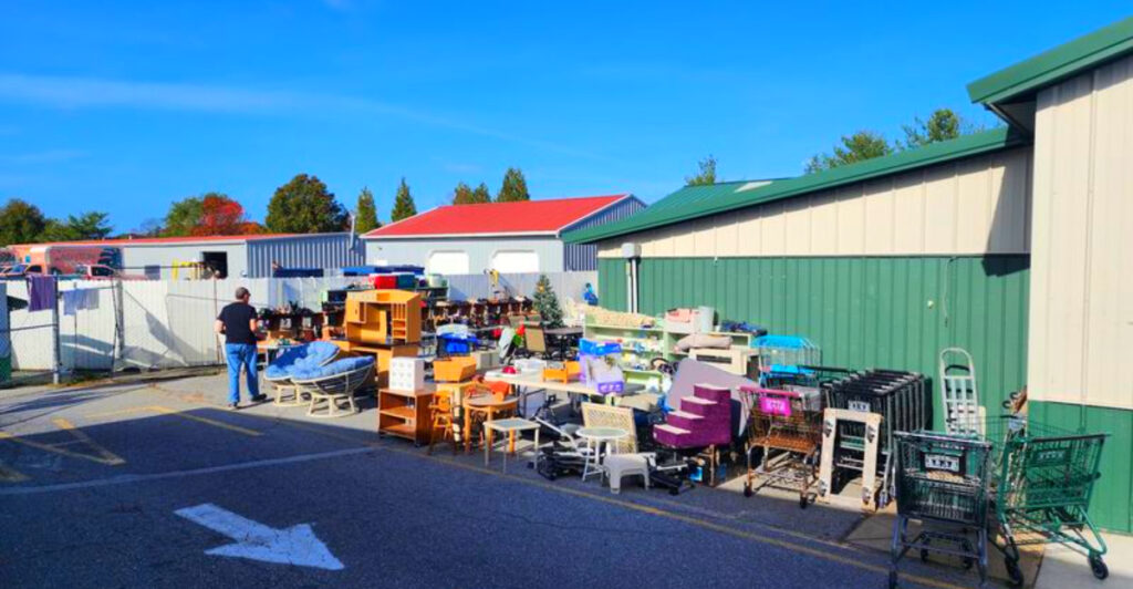 10 Delaware Thrift Stores and Vintage Shops Treasure Hunters Love