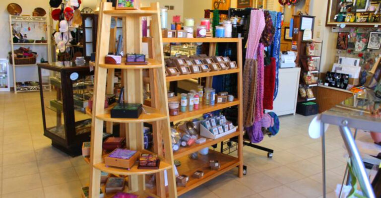 This Lansing Gift Shop Feels Surprisingly Personal – And Locals Say It’s a Creative Hidden Gem
