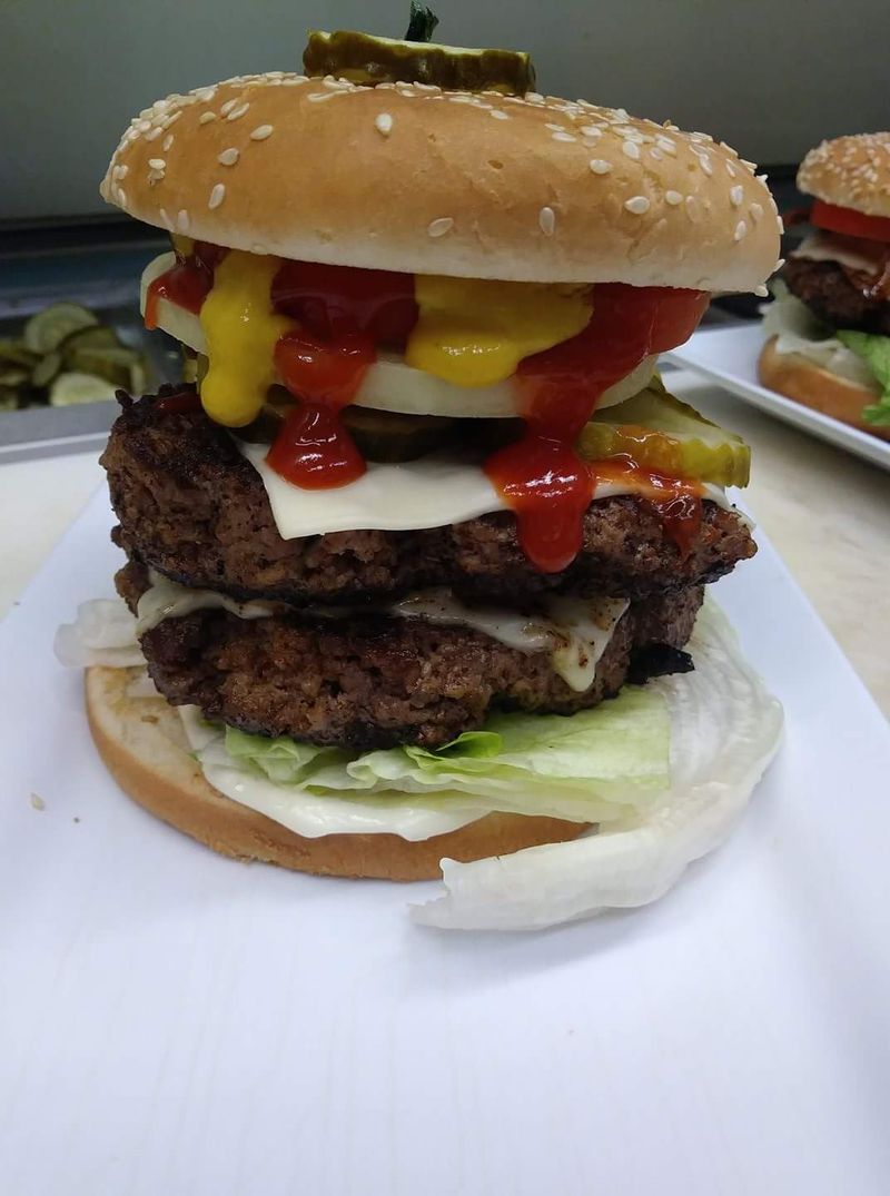 10 Ohio Cheeseburgers So Good They Rearrange Your Entire Road Trip 10 Ohio Cheeseburgers So Good They Rearrange Your Entire Road Trip