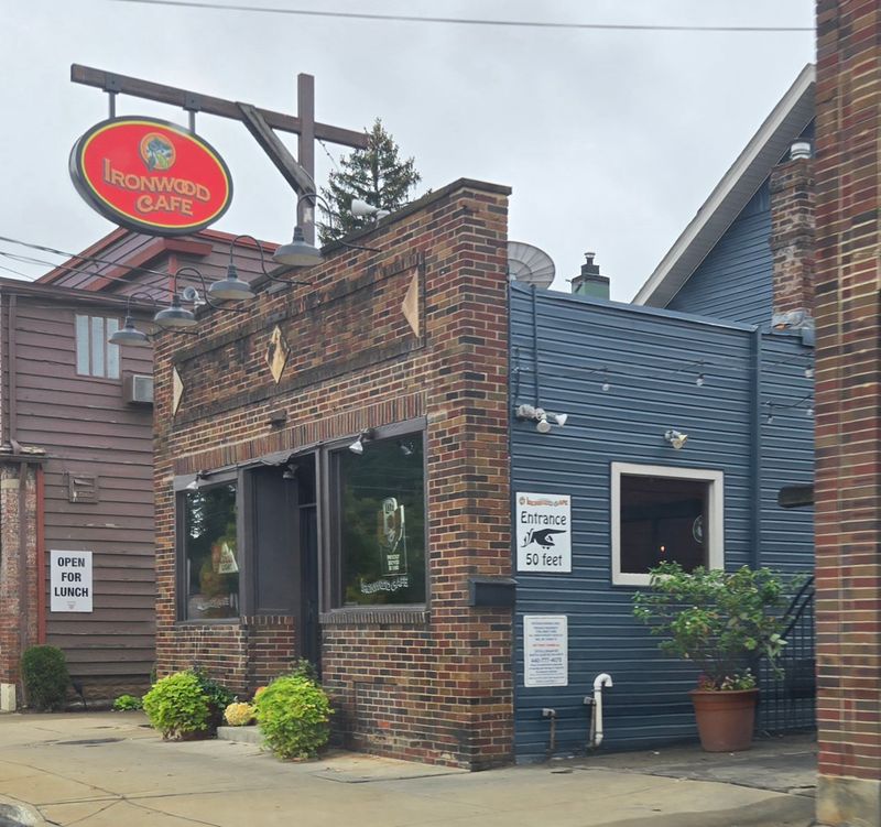 8 Ohio Fish Fry Spots Where Every Bite Tastes Like It Just Left Lake Erie 8 Ohio Fish Fry Spots Where Every Bite Tastes Like It Just Left Lake Erie