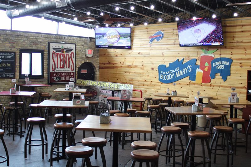 A Back Room Built for Big Groups
