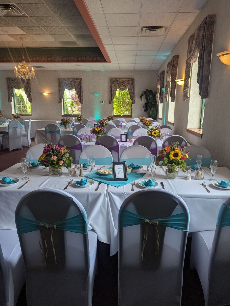 A Banquet Hall That Handles 160 Guests with Ease A Banquet Hall That Handles 160 Guests with Ease