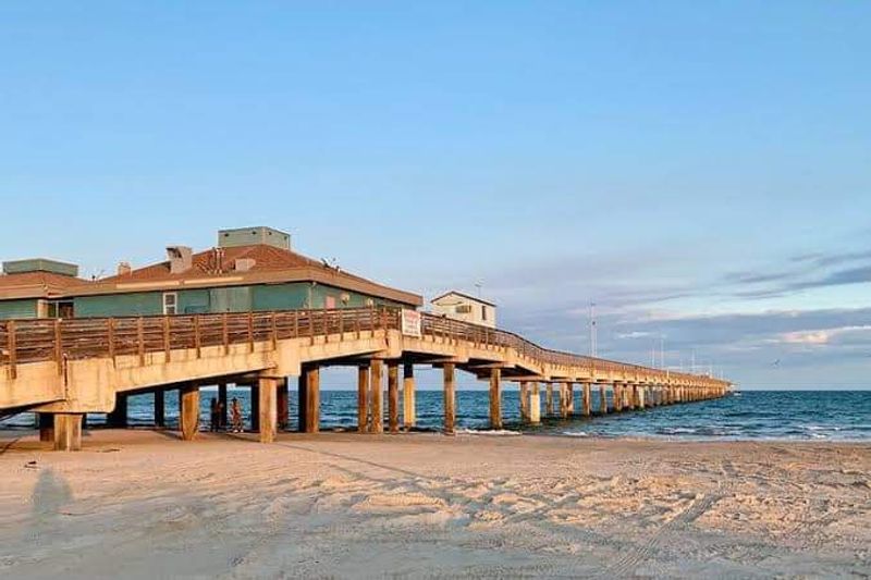 A Barrier Island Town Wrapped in Gulf Water A Barrier Island Town Wrapped in Gulf Water