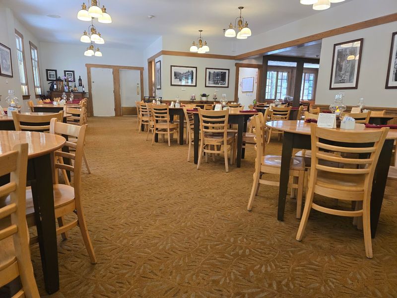 A Charming Dining Room With Old-Building Quirks A Charming Dining Room With Old-Building Quirks