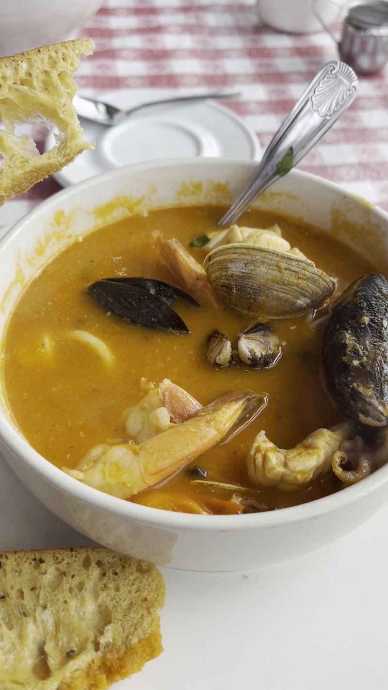 A Cioppino With a Loyal Following A Cioppino With a Loyal Following