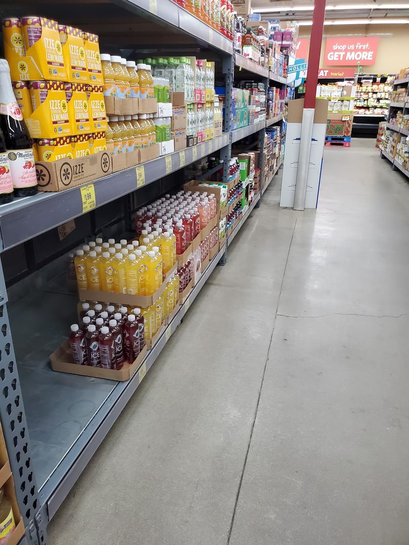 A Clean, Well-Organized Store to Browse A Clean, Well-Organized Store to Browse