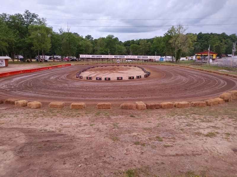 A Country Track With a Loyal Following A Country Track With a Loyal Following